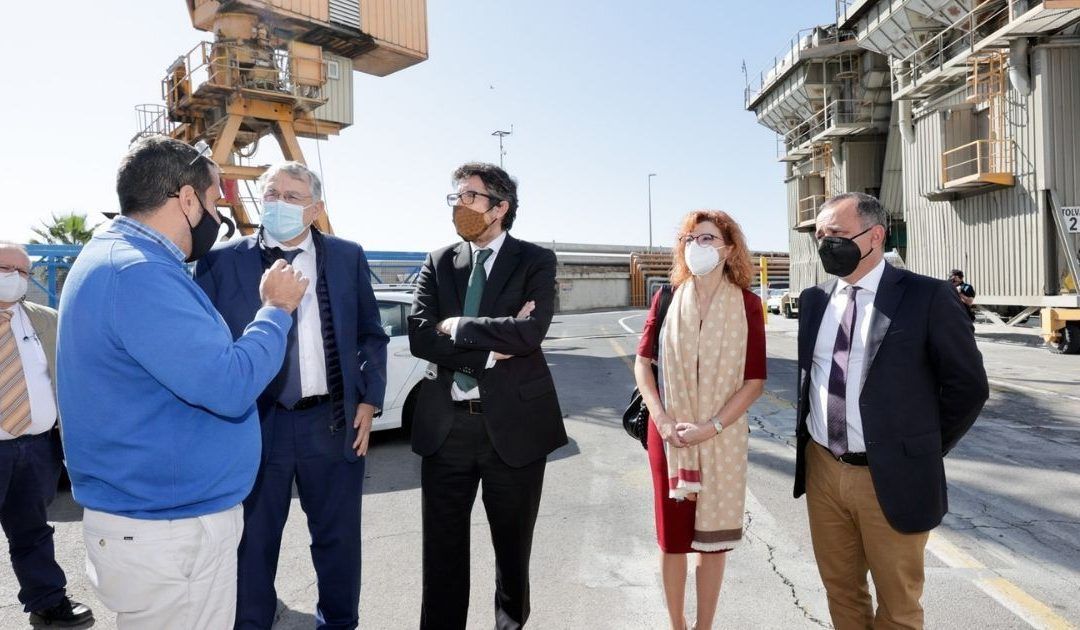 Las prácticas vinculadas a la Economía Azul atraen el interés del presidente de Puertos del Estado en su visita a la Autoridad Portuaria de Santa Cruz de Tenerife